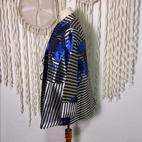 IC by Connie K Striped Floral Jacket in Silver Black and Bright Blue L - Picture 3 of 11